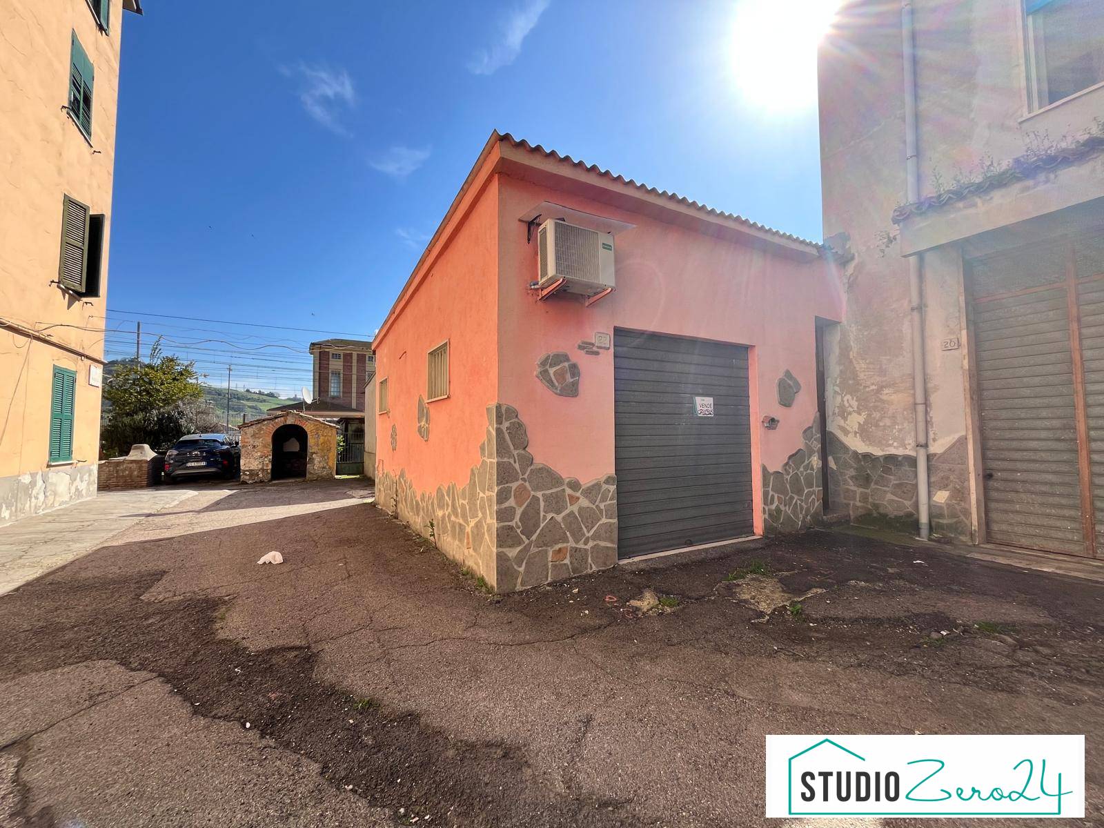 Box o garage in vendita a Orte