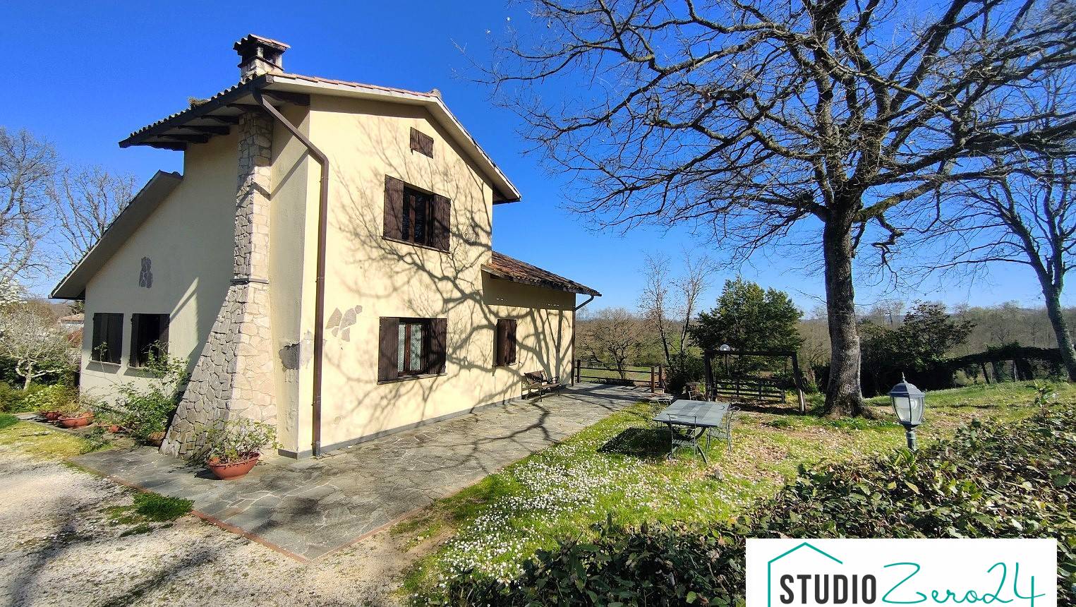 Villa in vendita a Montecchio