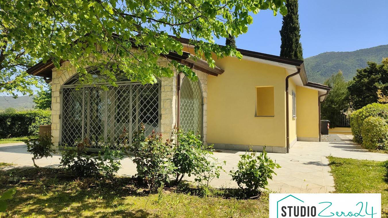 Villa in vendita a Montecchio