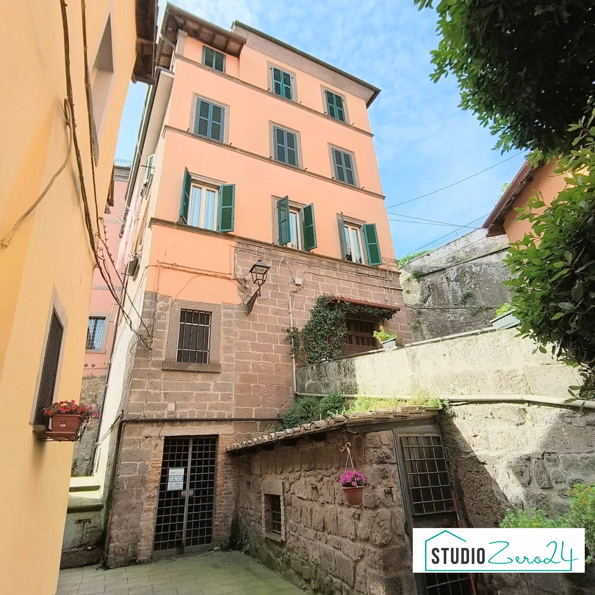 Warehouse for sale in Soriano nel Cimino