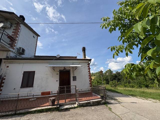 casa semi-indipendente in vendita a Narni