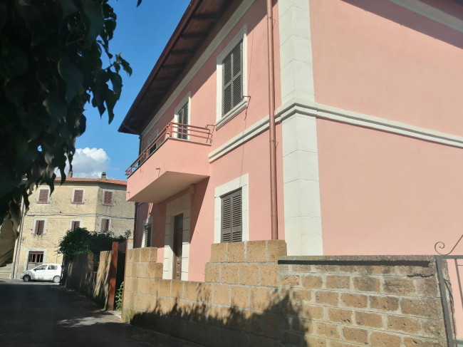 Casa singola in vendita a Bassano in Teverina