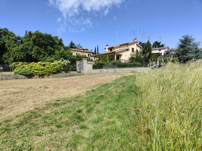 Terreno edificabile in vendita a Soriano nel Cimino