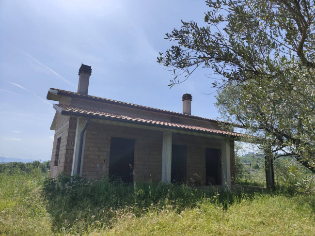 Casa singola in vendita a Soriano nel Cimino