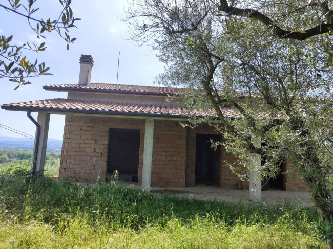 Casa singola in vendita a Soriano nel Cimino