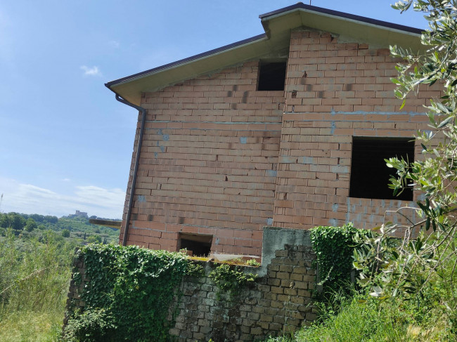 Casa singola in vendita a Soriano nel Cimino