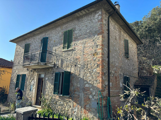 Casa singola in vendita a Amelia