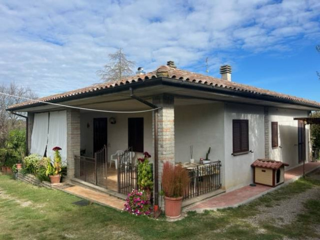 Villa in vendita a Soriano nel Cimino