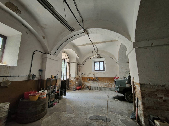 Deposito in vendita a Amelia