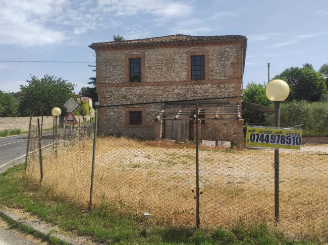 Deposito in vendita a Amelia