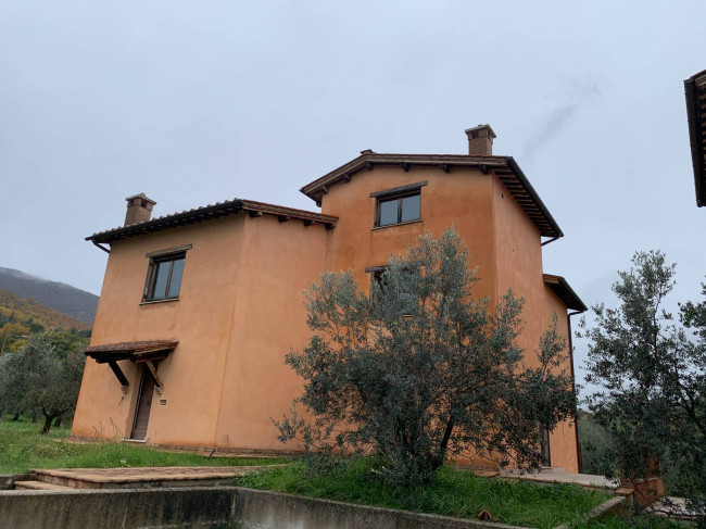 Villa in vendita a Avigliano Umbro