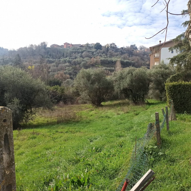 Terreno edificabile in vendita a Soriano nel Cimino