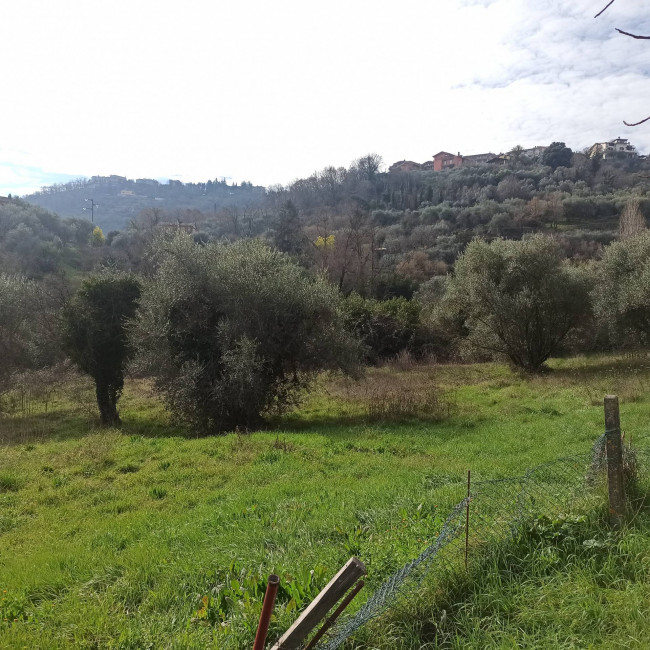 Terreno edificabile in vendita a Soriano nel Cimino