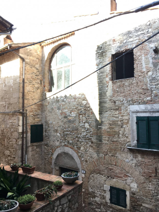 Palazzo in vendita a Amelia (TR)