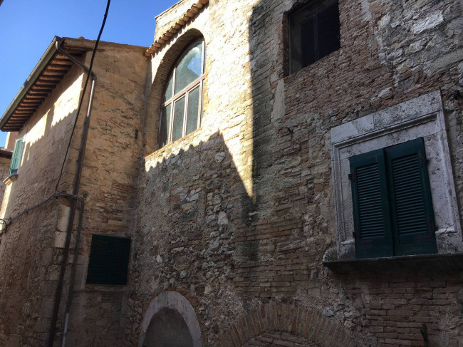 Palazzo in vendita a Amelia (TR)