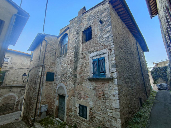 Palazzo in vendita a Amelia (TR)