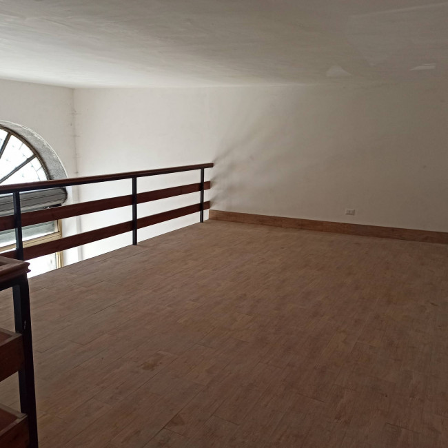 Locale commerciale in affitto a Soriano nel Cimino