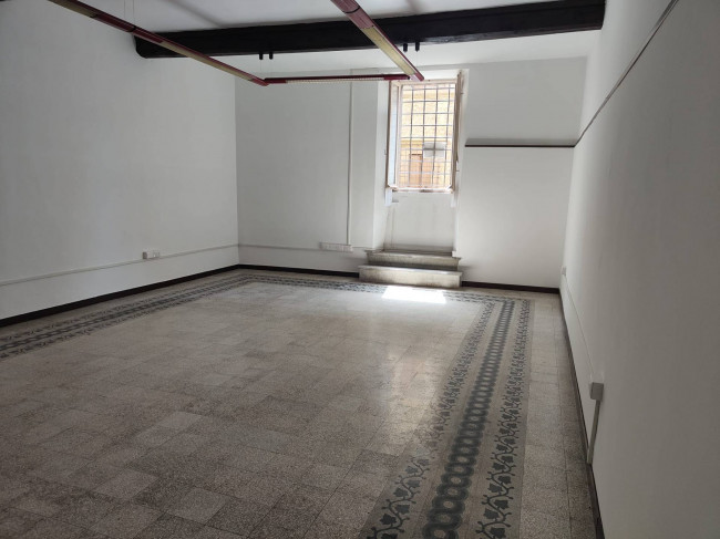 Locale commerciale in affitto a Soriano nel Cimino