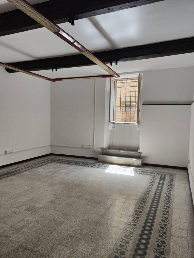 Locale commerciale in affitto a Soriano nel Cimino