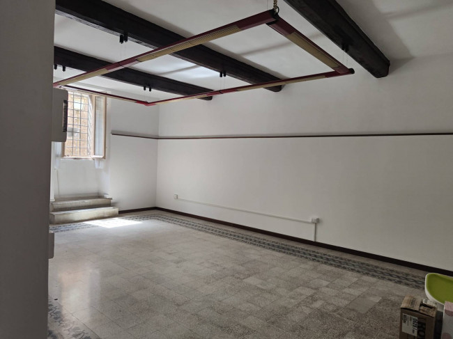 Locale commerciale in affitto a Soriano nel Cimino