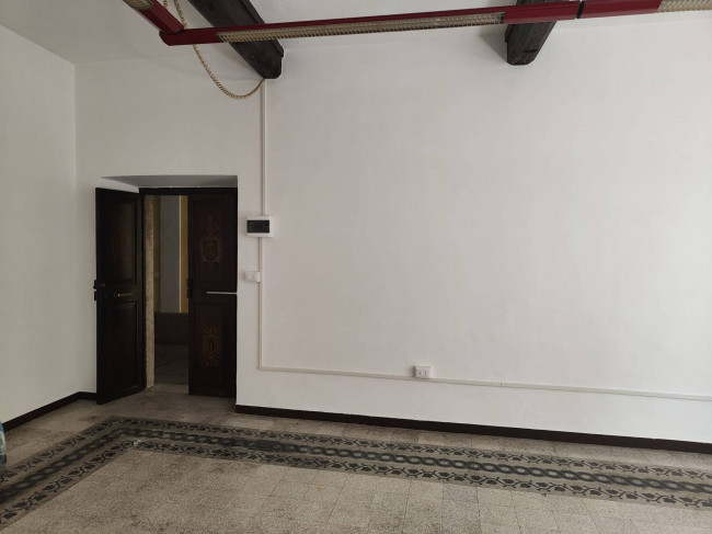 Locale commerciale in affitto a Soriano nel Cimino