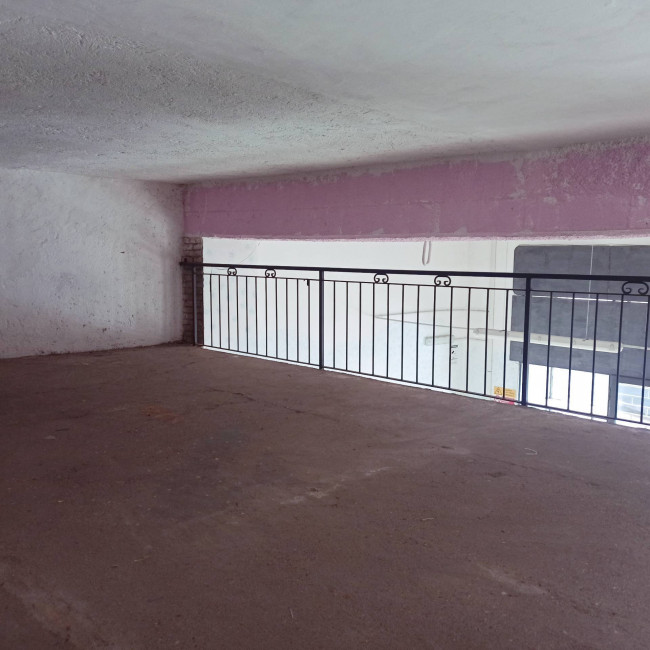 Locale commerciale in affitto a Soriano nel Cimino