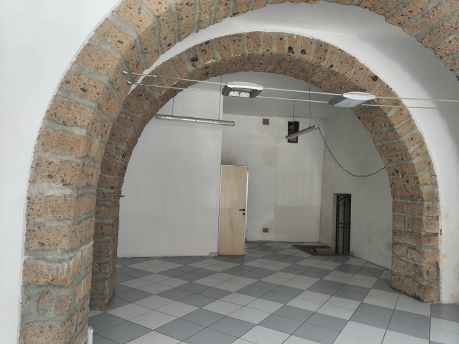 Locale commerciale in affitto a Vignanello