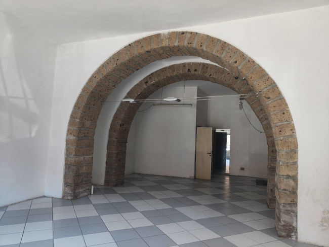 Locale commerciale in affitto a Vignanello