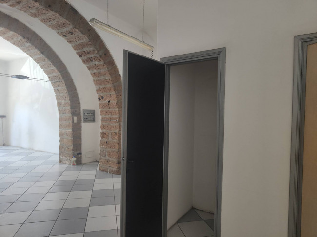 Locale commerciale in affitto a Vignanello