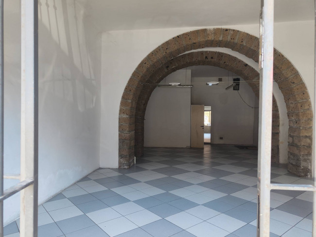 Locale commerciale in affitto a Vignanello