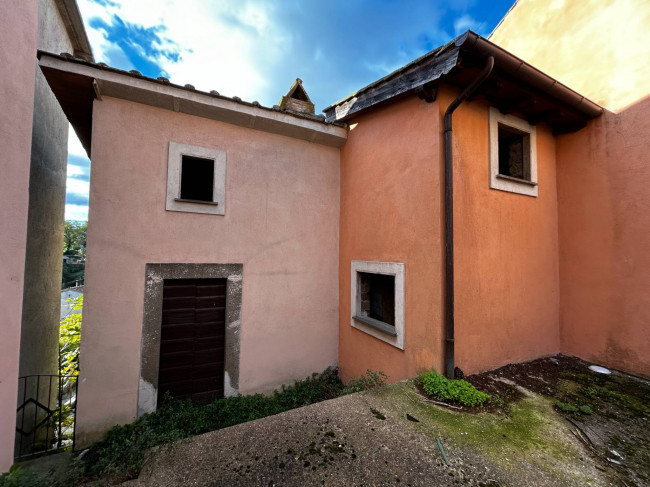 Casa singola in vendita a Bassano in Teverina