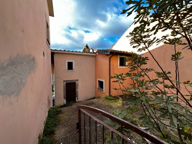 Casa singola in vendita a Bassano in Teverina
