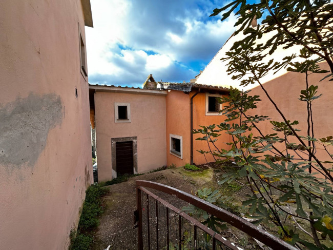 Casa singola in vendita a Bassano in Teverina