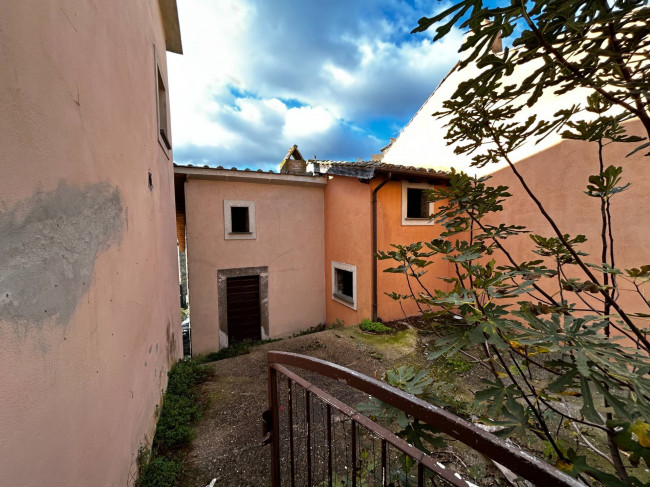 Casa singola in vendita a Bassano in Teverina