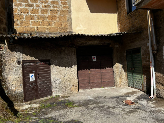 Box o garage in vendita a Vasanello