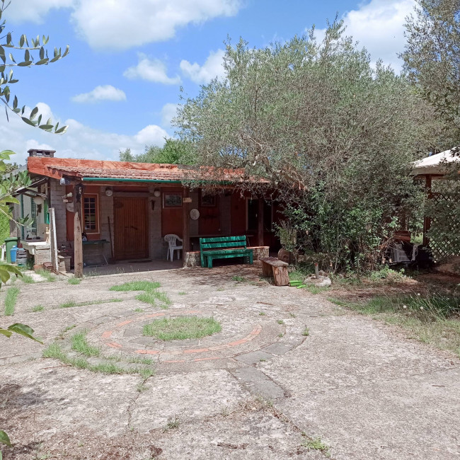 Rustico in vendita a Soriano nel Cimino