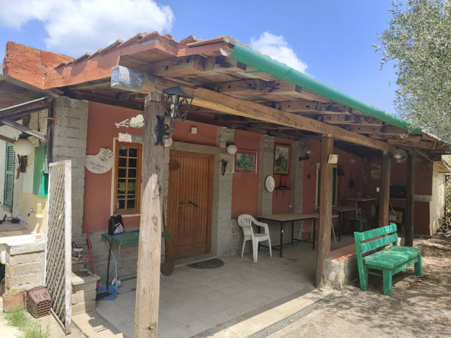 Rustico in vendita a Soriano nel Cimino