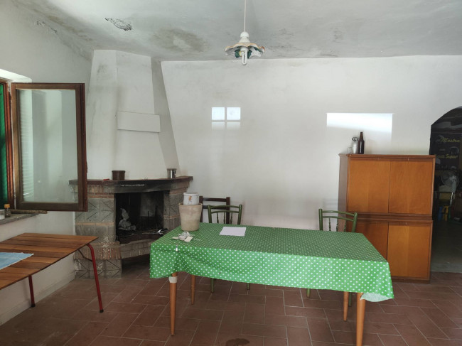 Rustico in vendita a Soriano nel Cimino