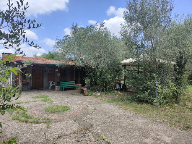 Rustico in vendita a Soriano nel Cimino