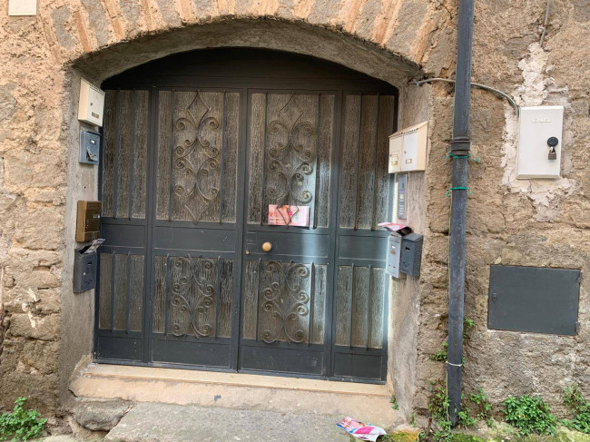 Magazzino in vendita a Viterbo