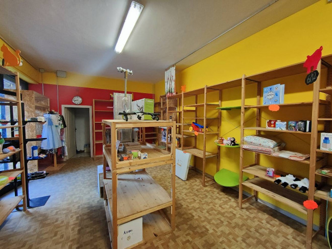 Locale commerciale in affitto a Amelia