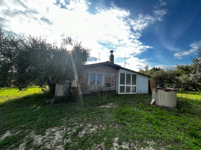 Rustico in vendita a Bassano in Teverina