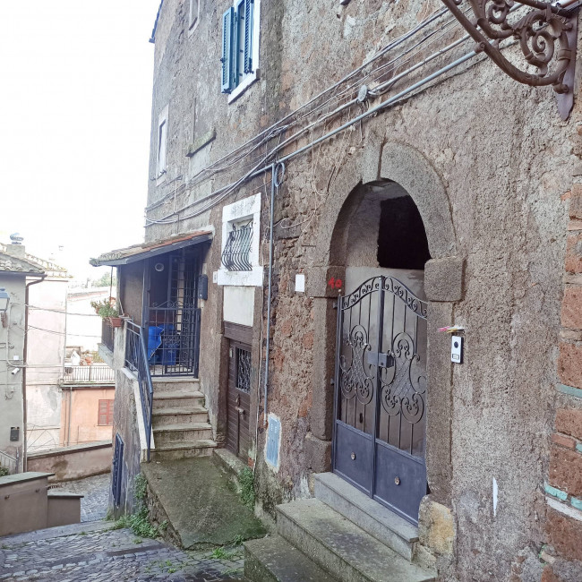 Appartamento in vendita a Vallerano