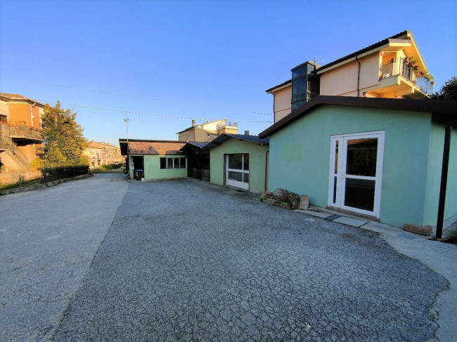 Locale commerciale in affitto a Amelia