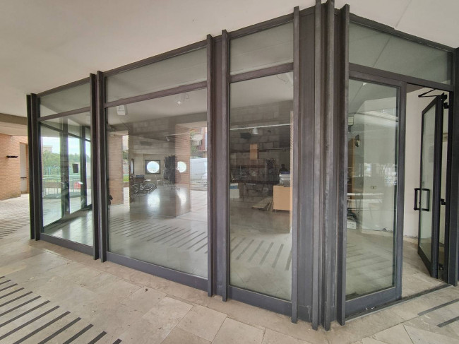 Locale commerciale in affitto a Amelia