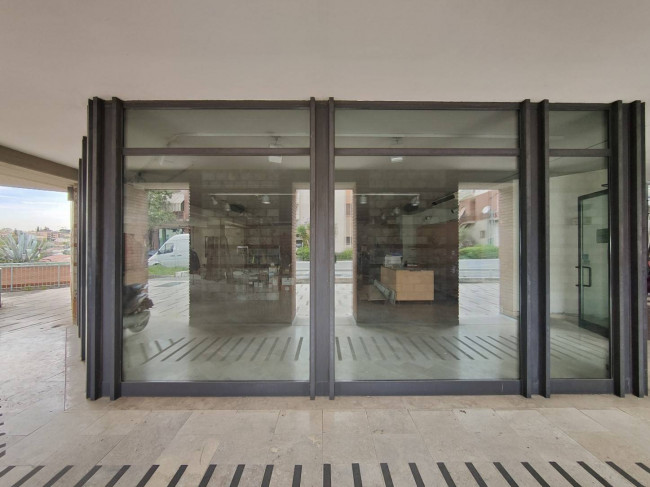 Locale commerciale in affitto a Amelia