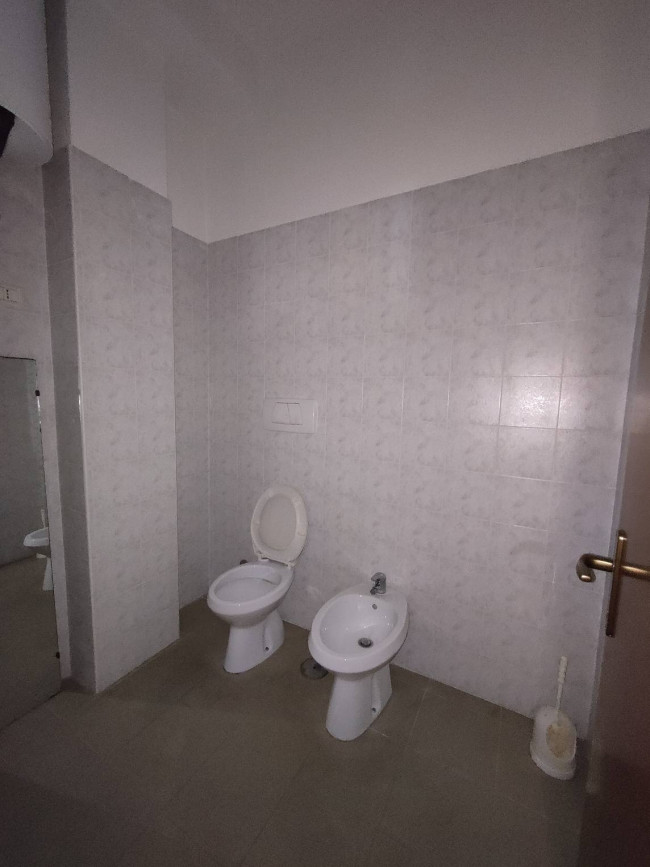 Locale commerciale in vendita a Amelia