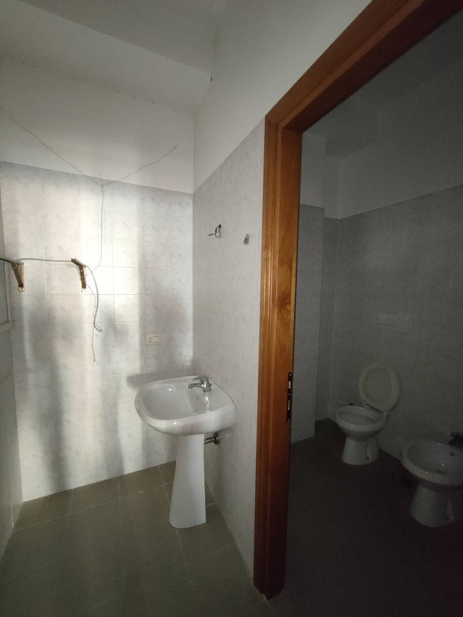 Locale commerciale in vendita a Amelia