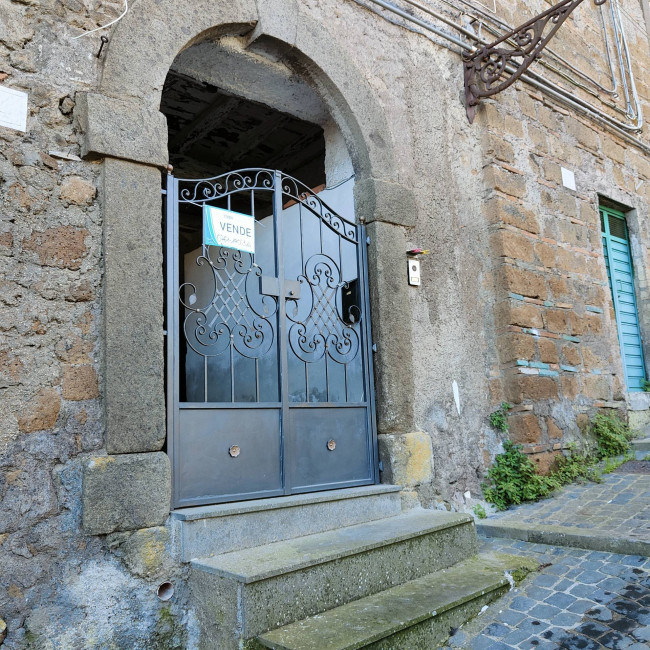 Appartamento in vendita a Vallerano