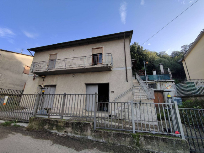 Casa singola in vendita a Amelia